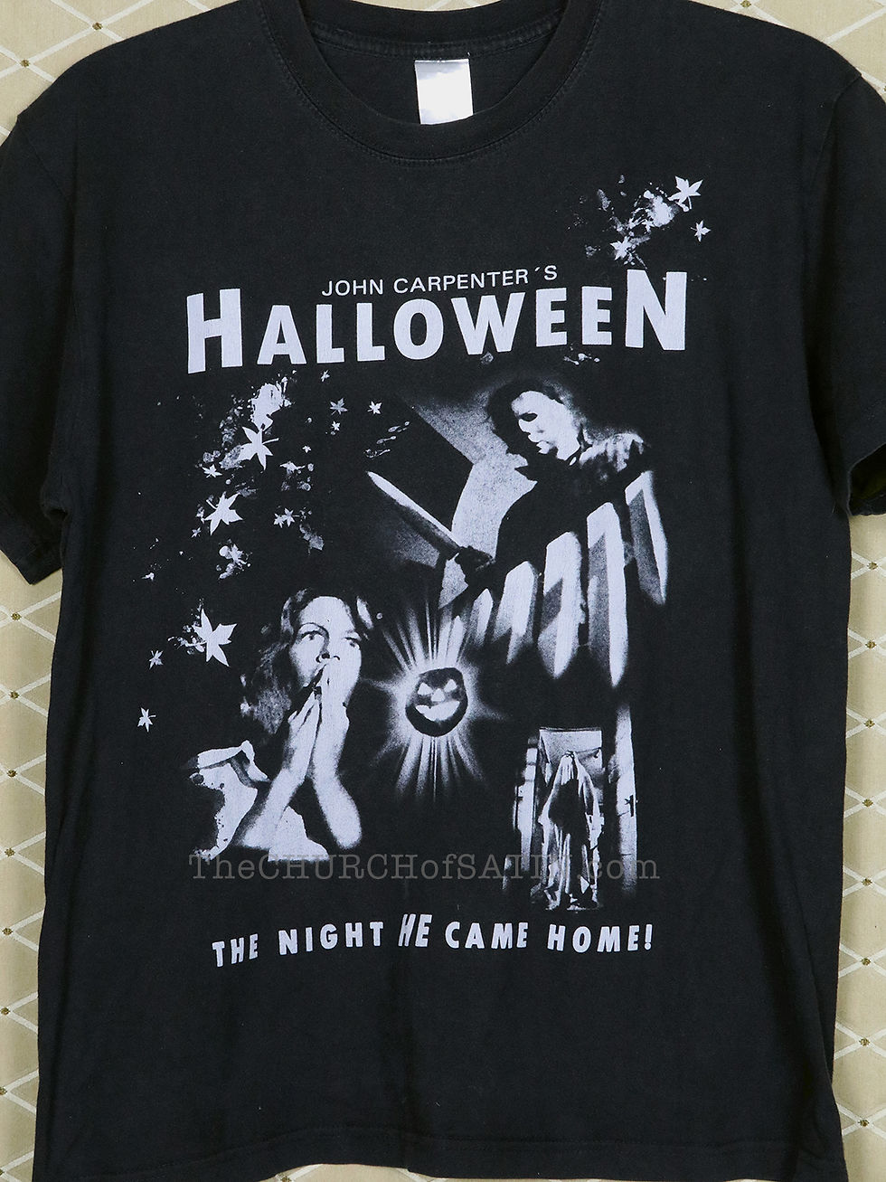 Vintage HALLOWEEN horror movie t-shirt.