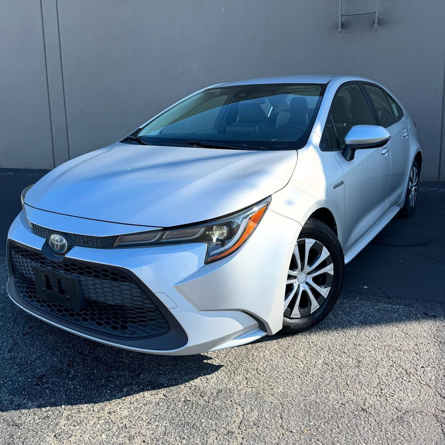 2020 Toyota Corolla LE Hybrid 95k mile