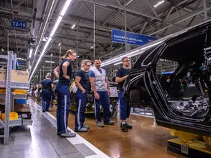 Při nákupu bytu hledejte energetický štítek a v případě auta zásuvku