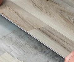 plank-vinyl-for-self-install-floor-covering-1821633-481f81f35cee46f19ff4df2fe0b0caf1.jpeg