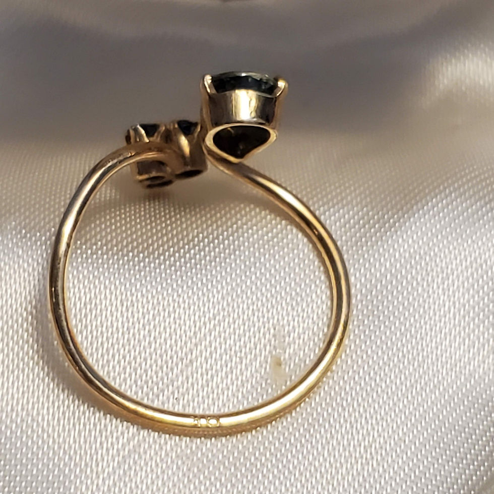 Thumbnail: 9K Gold Sapphire Ring (size 5)