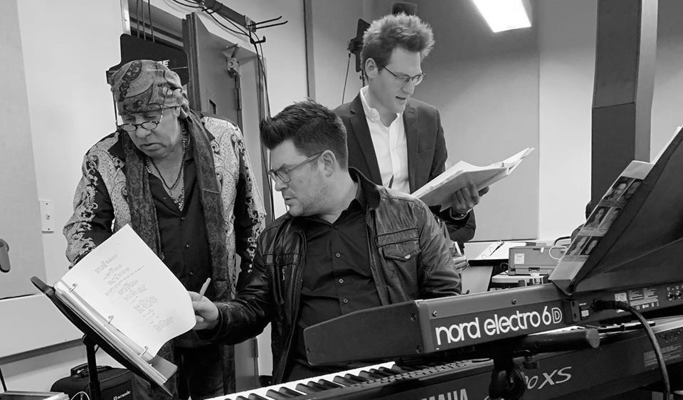 Kenneth Ferrone behind the scenes on a production
