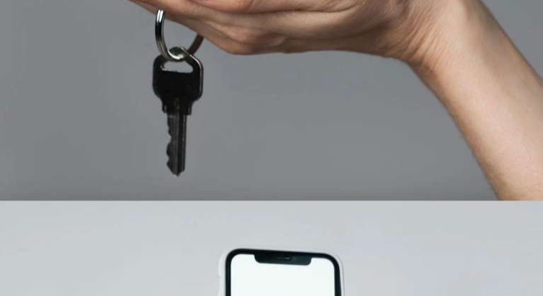 Sou Socialista.  com celular. Casa e carro também