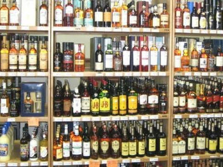 लॉक डाउन में शराब की दुकानें खोलने को हाईकोर्ट में चुनौती