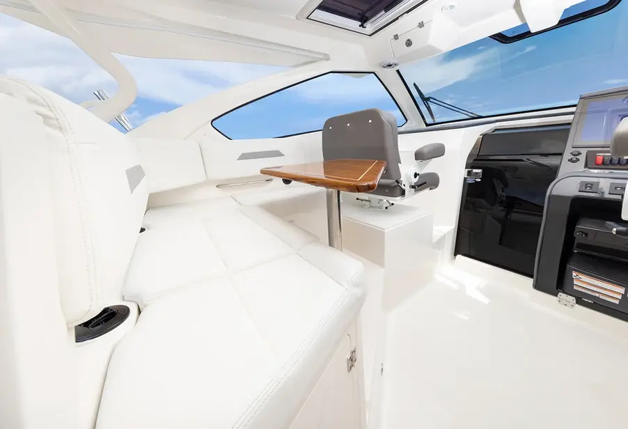 channel.R Pursuit OS405