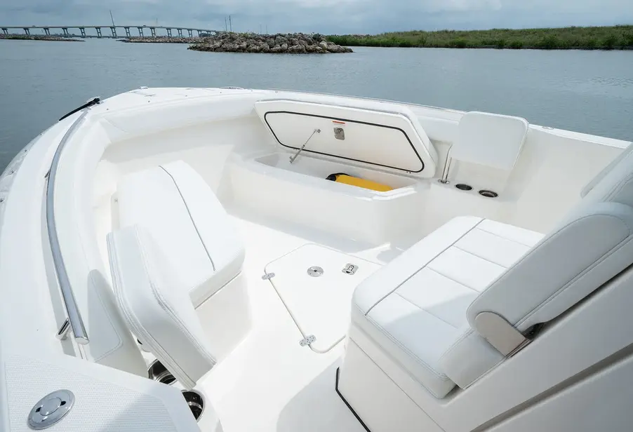 channel.R Pursuit S268