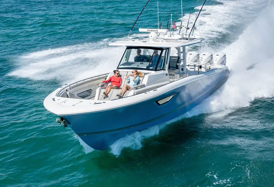 channel.R Pursuit S428