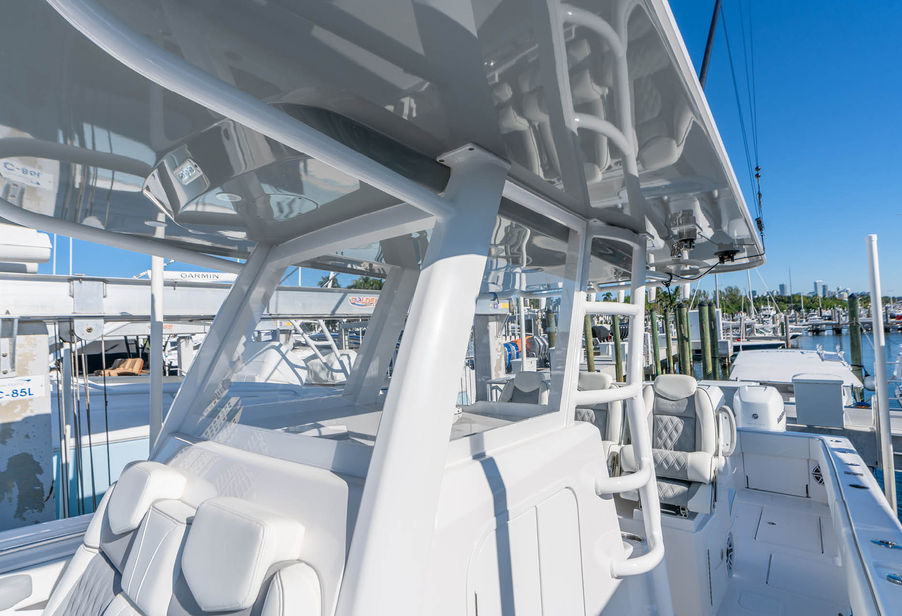 channel.R Invincible 39 Open Fisherman