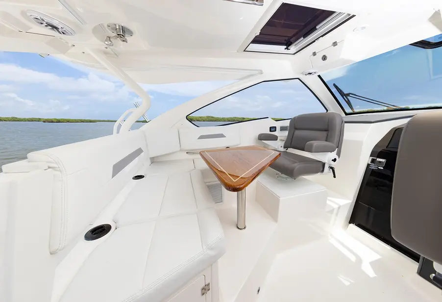channel.R Pursuit OS405