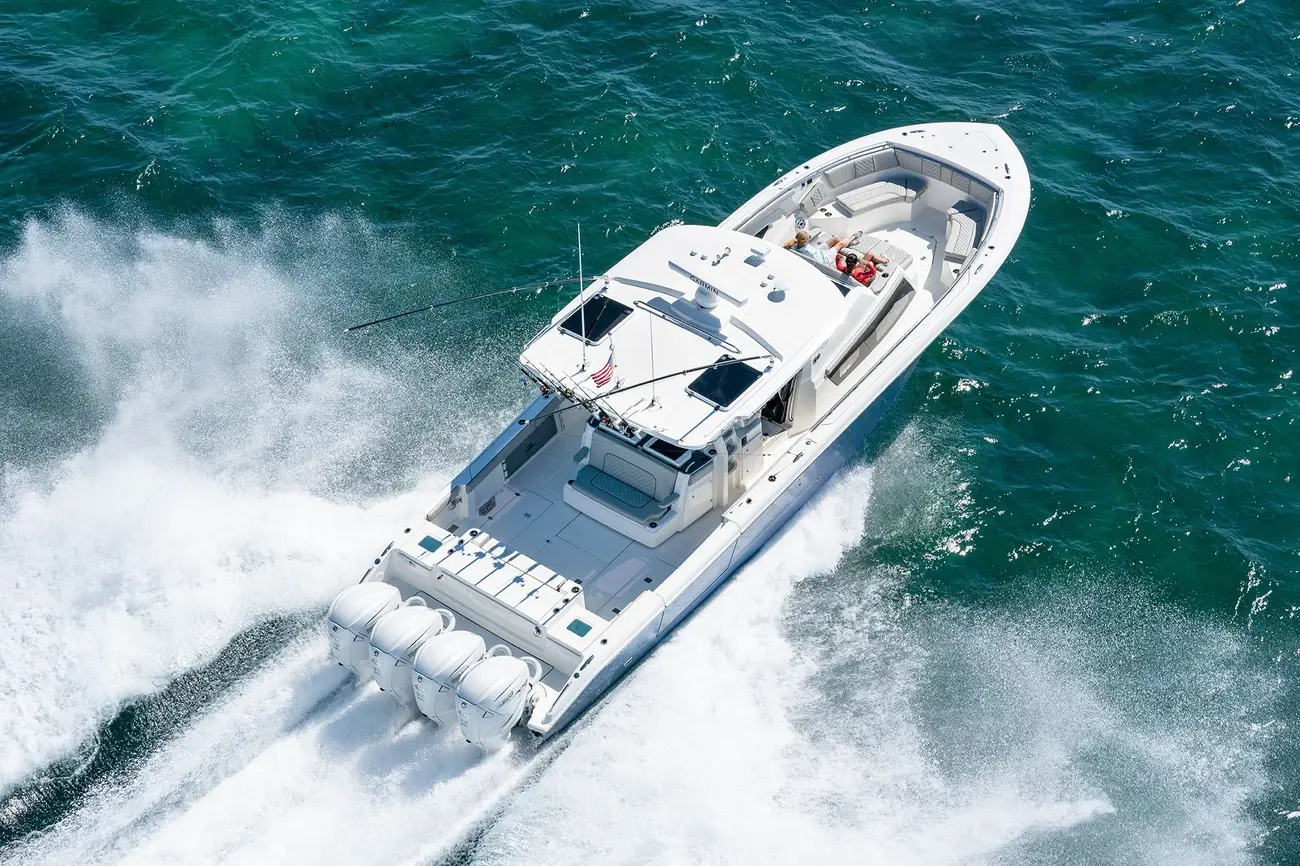channel.R Pursuit S428