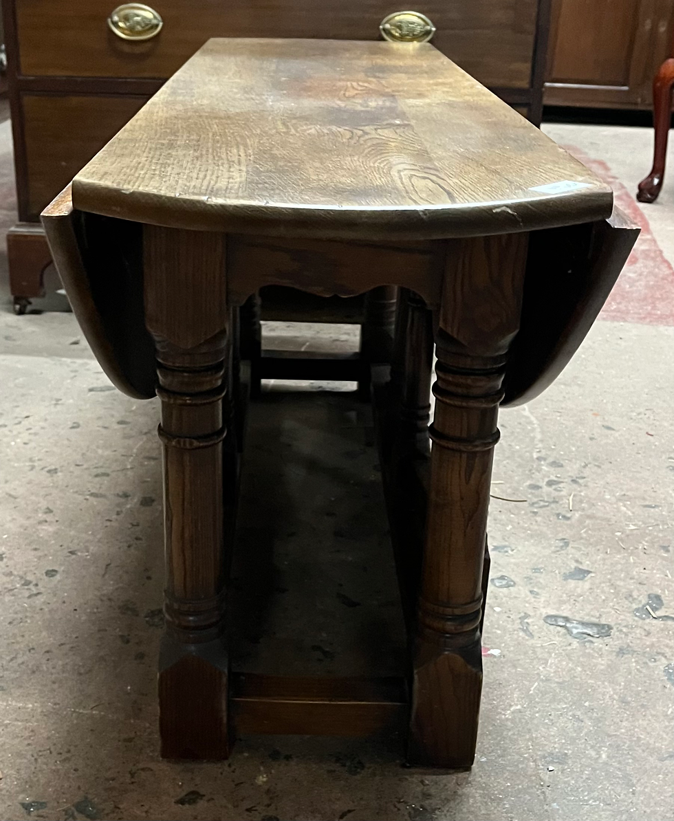 Thumbnail: Good Quality Oak Supper Table / Drop Leaf Coffee Table