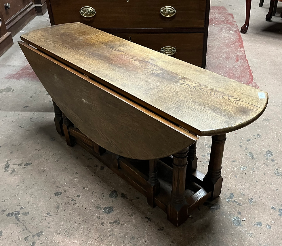 Thumbnail: Good Quality Oak Supper Table / Drop Leaf Coffee Table