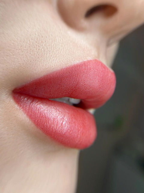 Lip blush