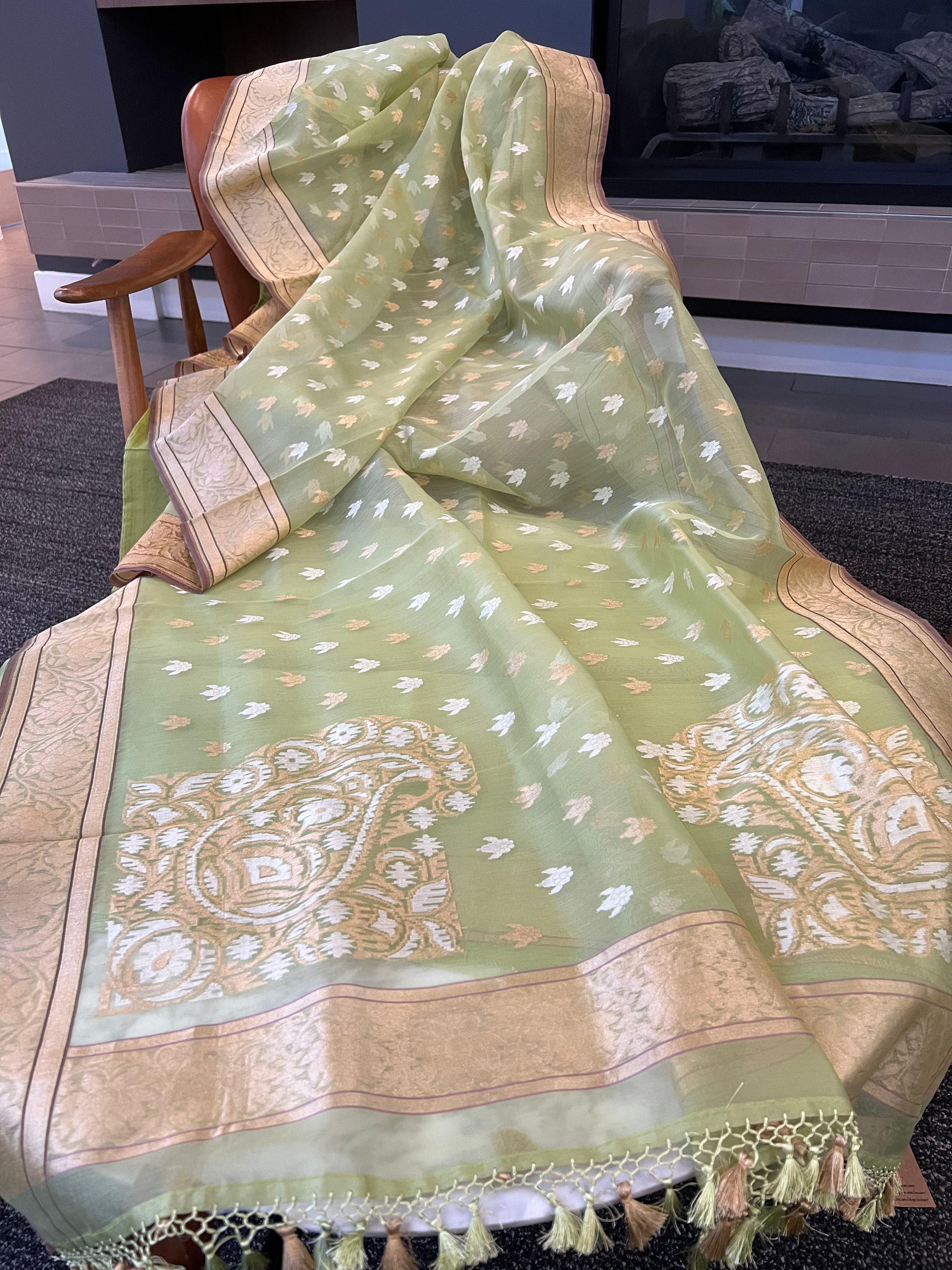 Banarasi pure Kora Organza silk saree with sona rupa kadhuan butti