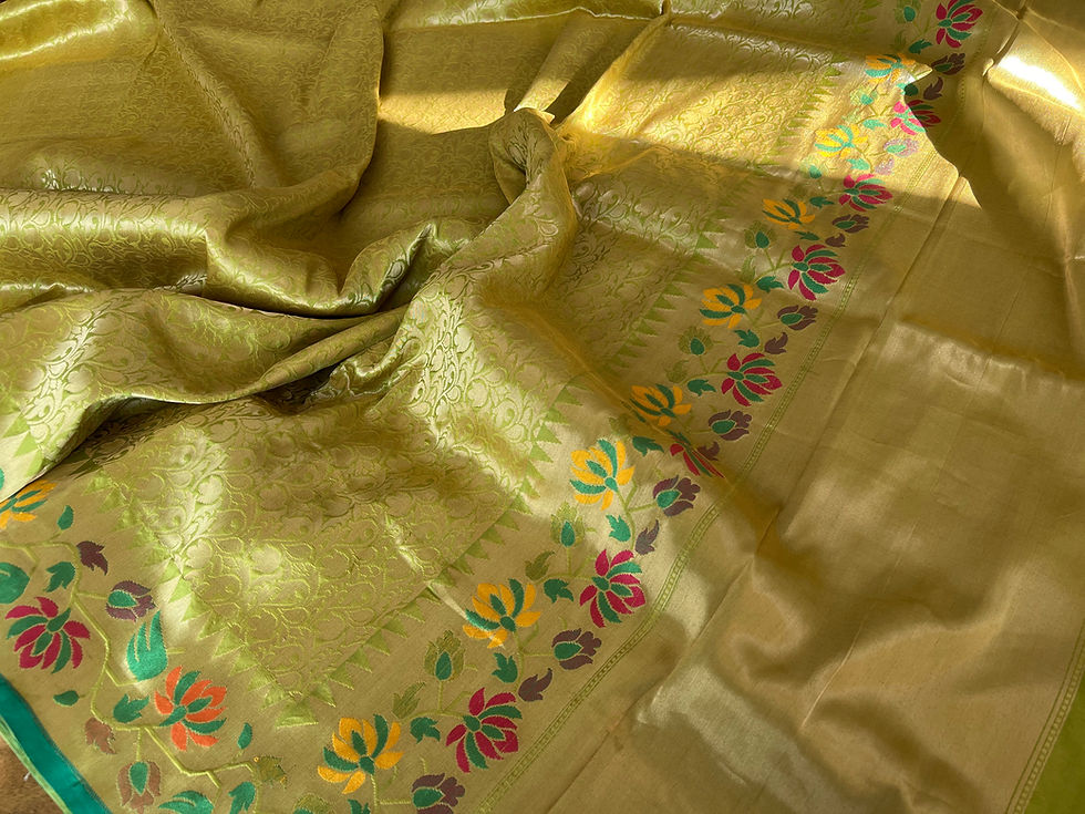 Thumbnail: Green Handwoven Pure Banarasi Katan Silk Tanchoi Saree