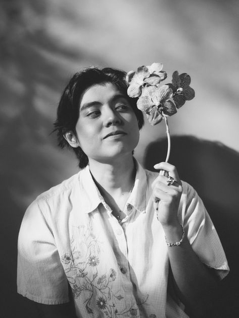 Jenzen Guino Blooms into a New Era with Soul-Stirring Single "Sanderiana"