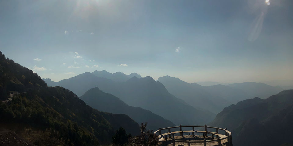 Skyline der Gebirgskette Theth in Albaien