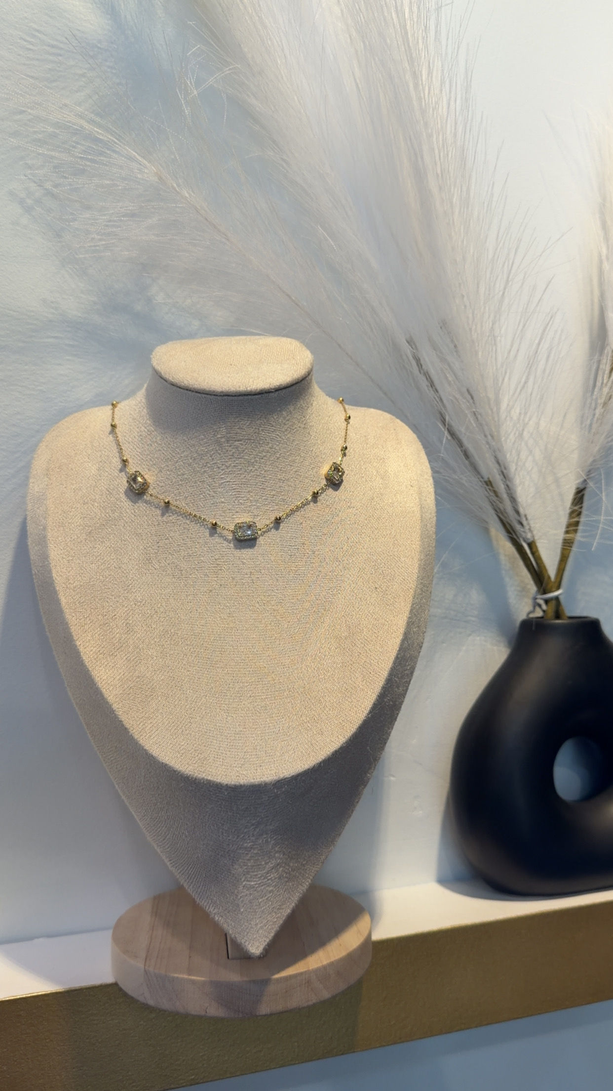 Collier Naya