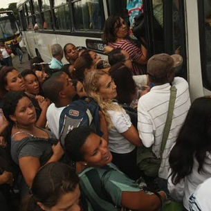 Paralisação de ônibus interrompe circulação de linhas na Zona Oeste do Rio de Janeiro