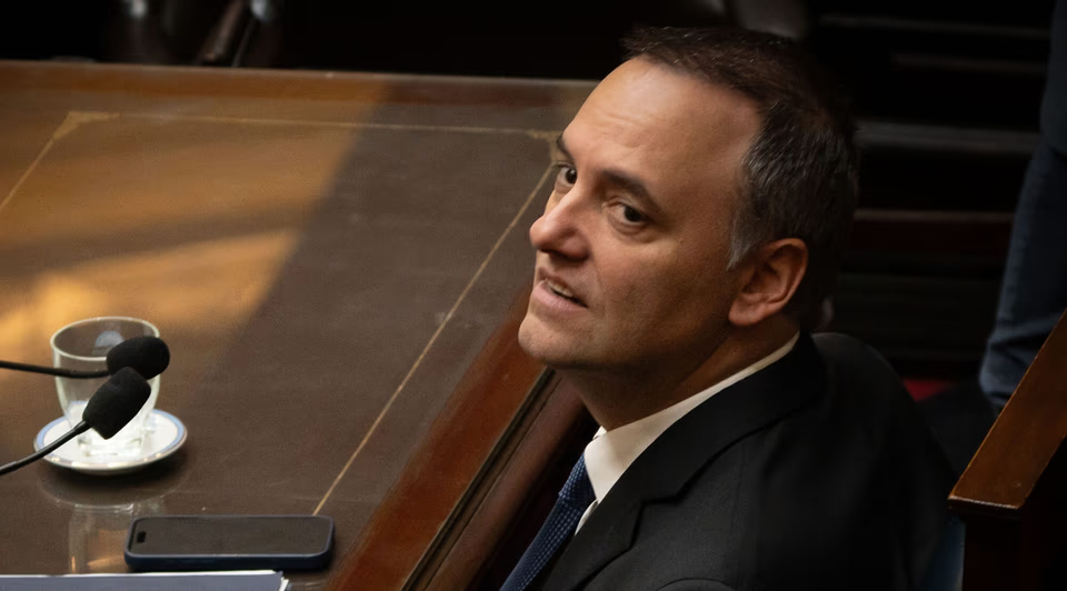 🏛️ Adorni reconoció que mantuvo USD 500.000 fuera de sus declaraciones juradas y aseguró que fueron ahorros no declarados