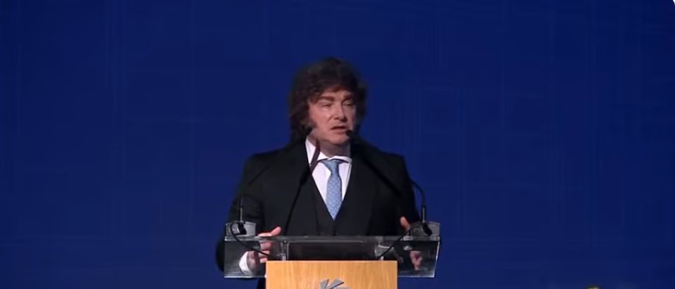 Milei ratificó el ajuste monetario y aseguró que “se eliminó prácticamente el 95% del cepo”