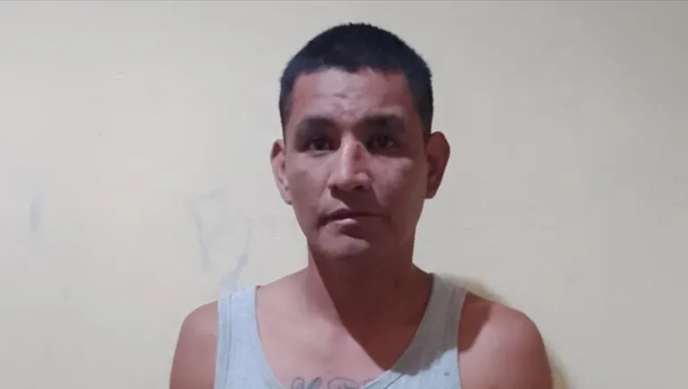 José Luis Curruman, de 27 años, rompió la tobillera y se fue de la casa del barrio Unión, en Trelew, donde cumplía prisión domiciliaria.