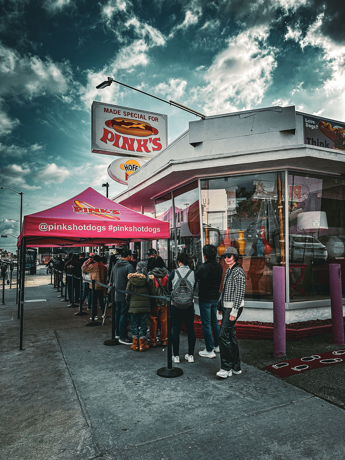 PINKS HOT DOG