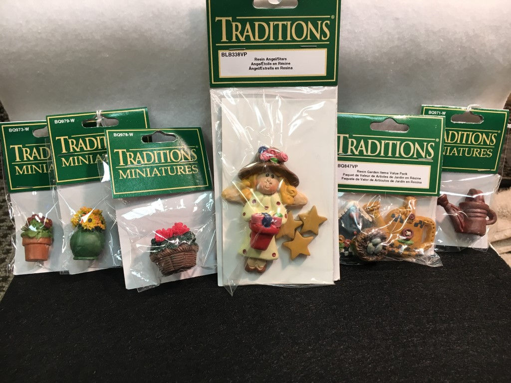 Traditions Miniatures Resin Figurines 1,584 Units, Retail Value $6,320
