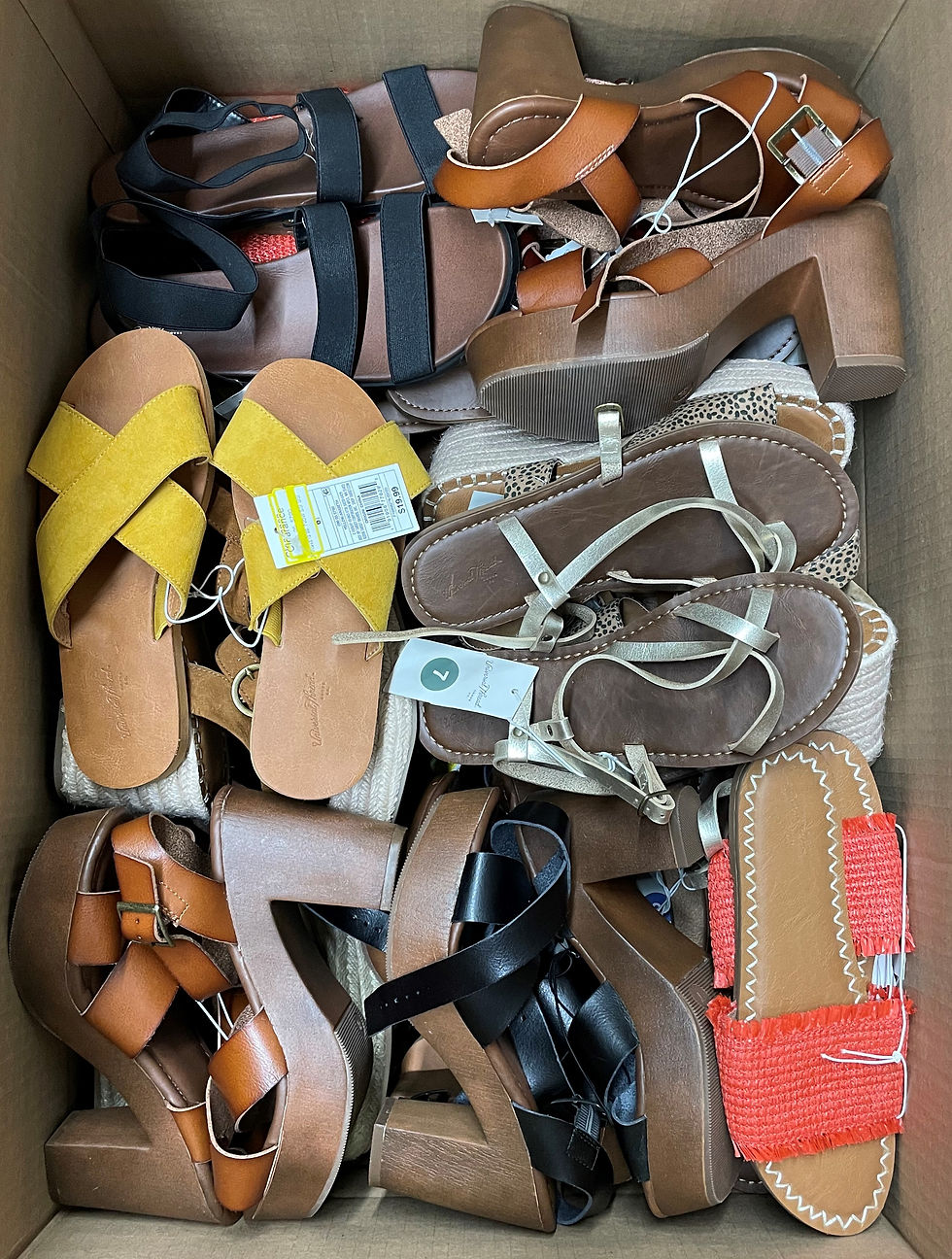 Thumbnail: Case Lot of Assorted Women's Sandals - 52 Pairs -Manifested - Shelf Pulls