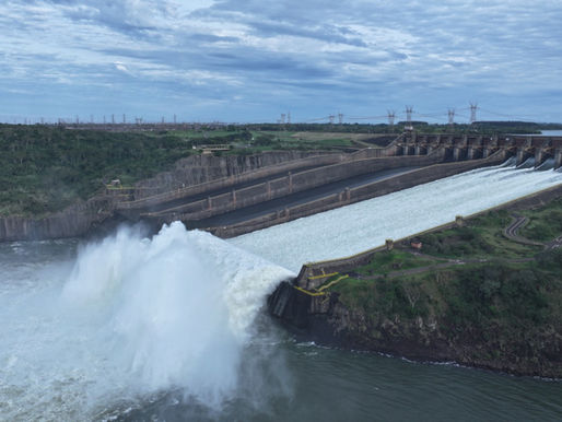 Itaipu abre comportas após fortes chuvas na região do reservatório