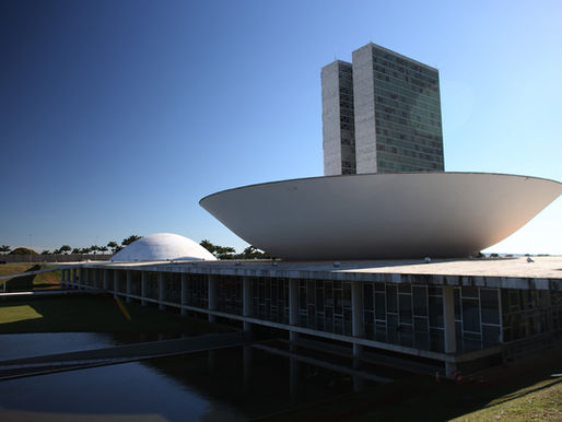 O país pega fogo! E a gente é que paga a conta!