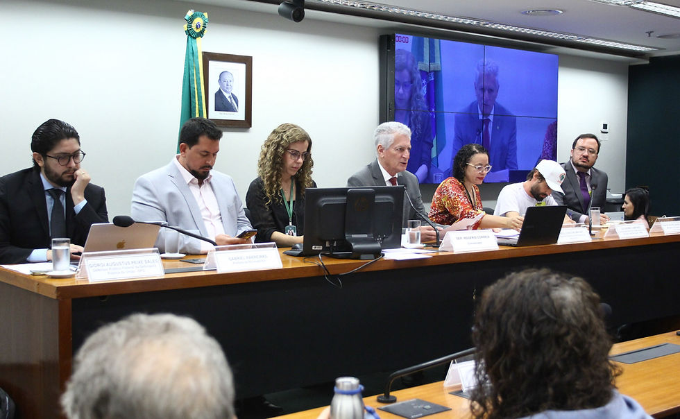 Atingidos cobram voz e reparação