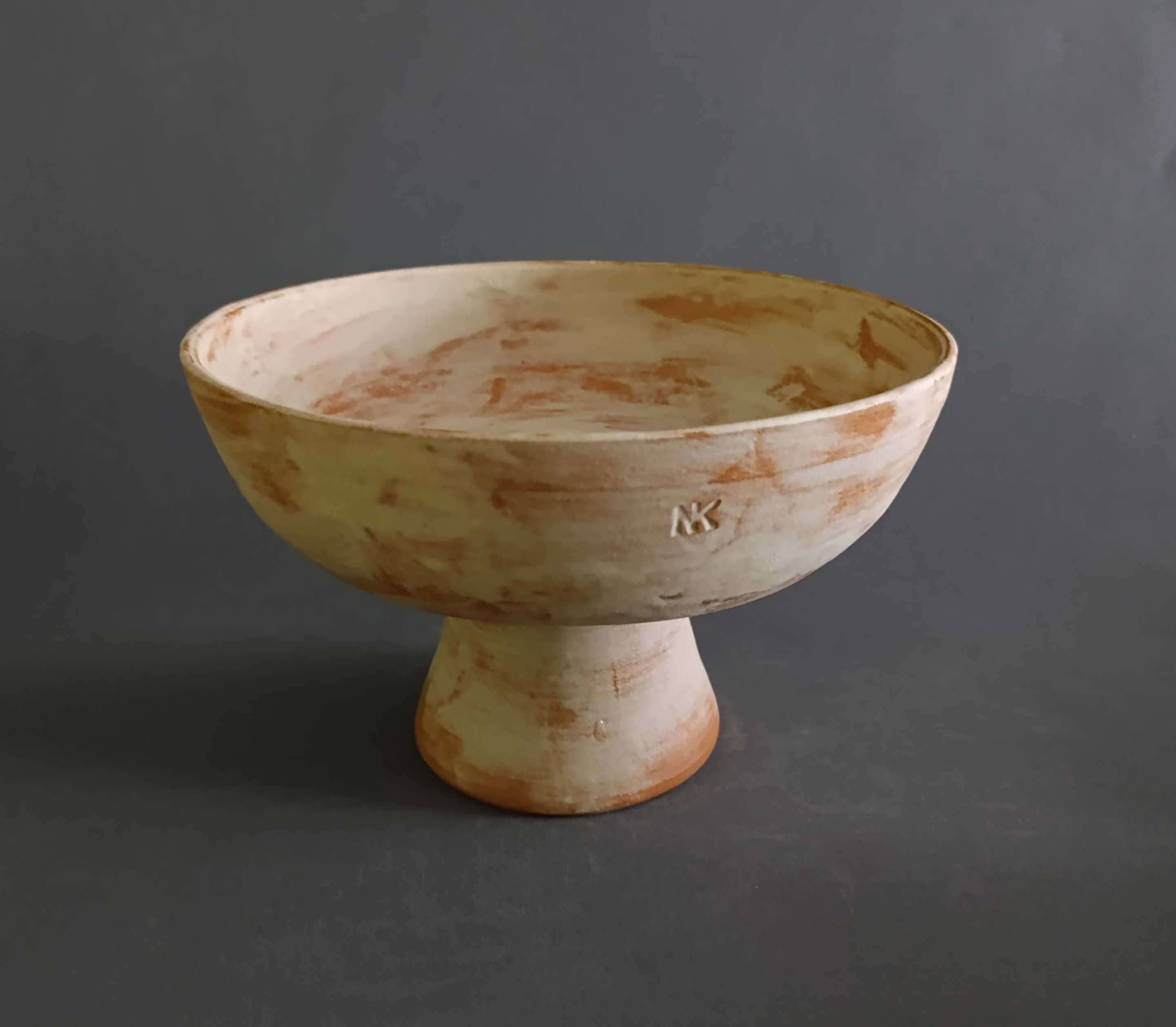 Raised bowl