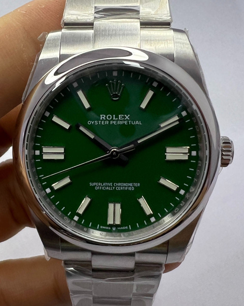 Rolex Rolex Oyster Perpetual Oystersteel 41mm, Mostrador Verde
