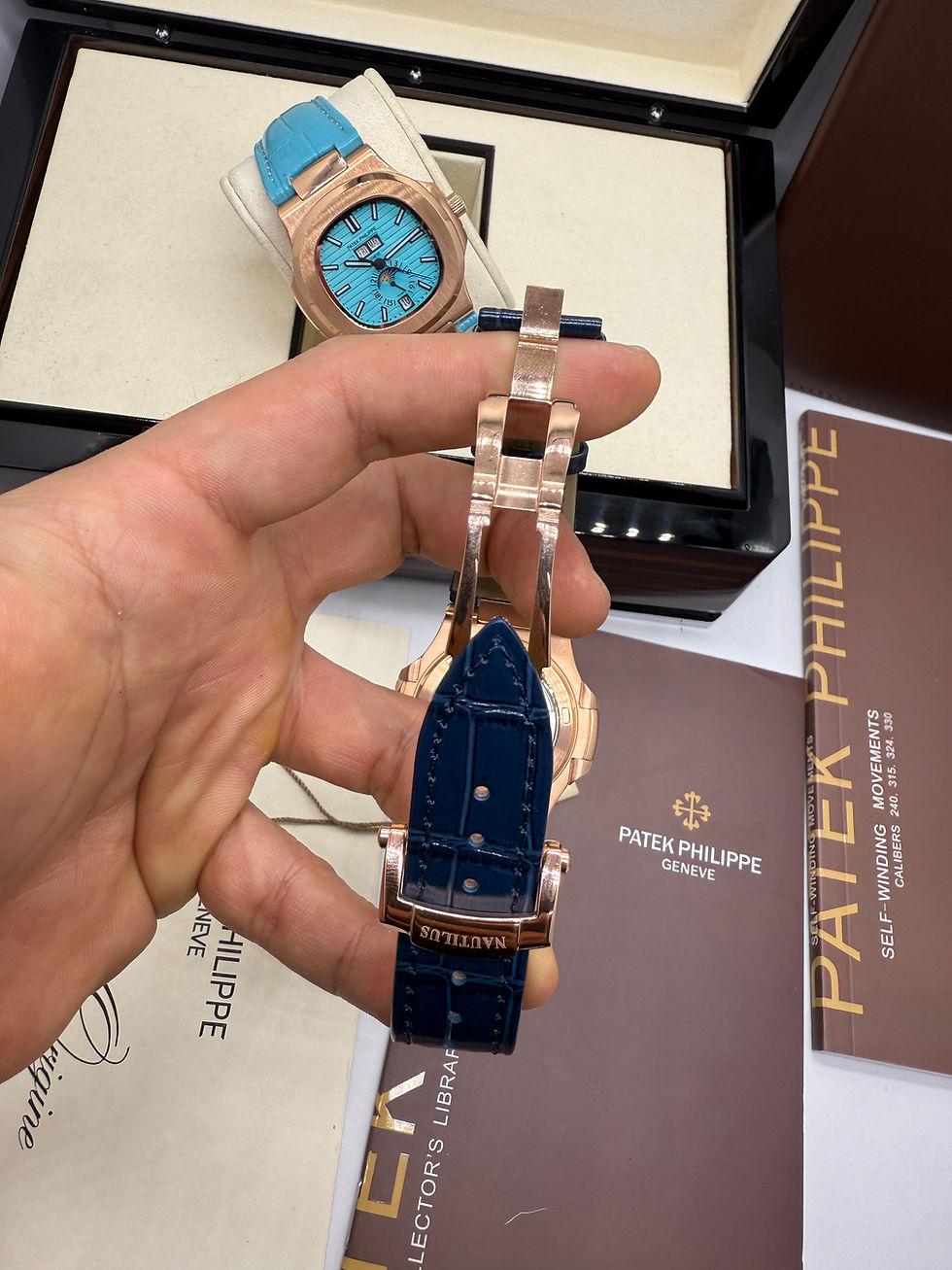 Miniatura: Patek Philippe Nautilus 39mm, Aço/Rose Mostrador Azul, Pulseira Couro