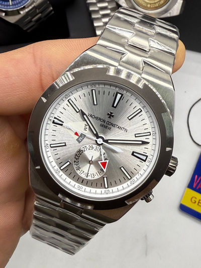 Vacheron Constantin Overseas Dual Time Aço 41mm, Mostrador Prata