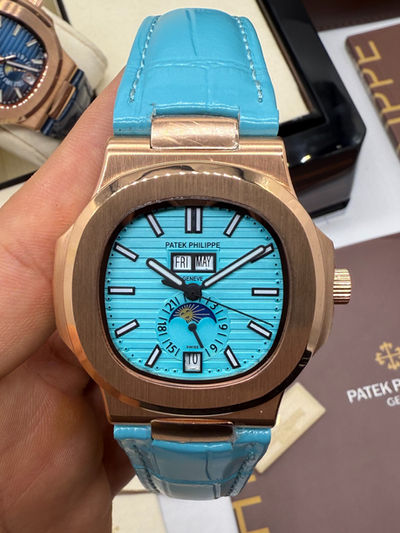 Patek Philippe Nautilus 39mm, Aço/Rose Mostrador Tiffany, Pulseira Couro