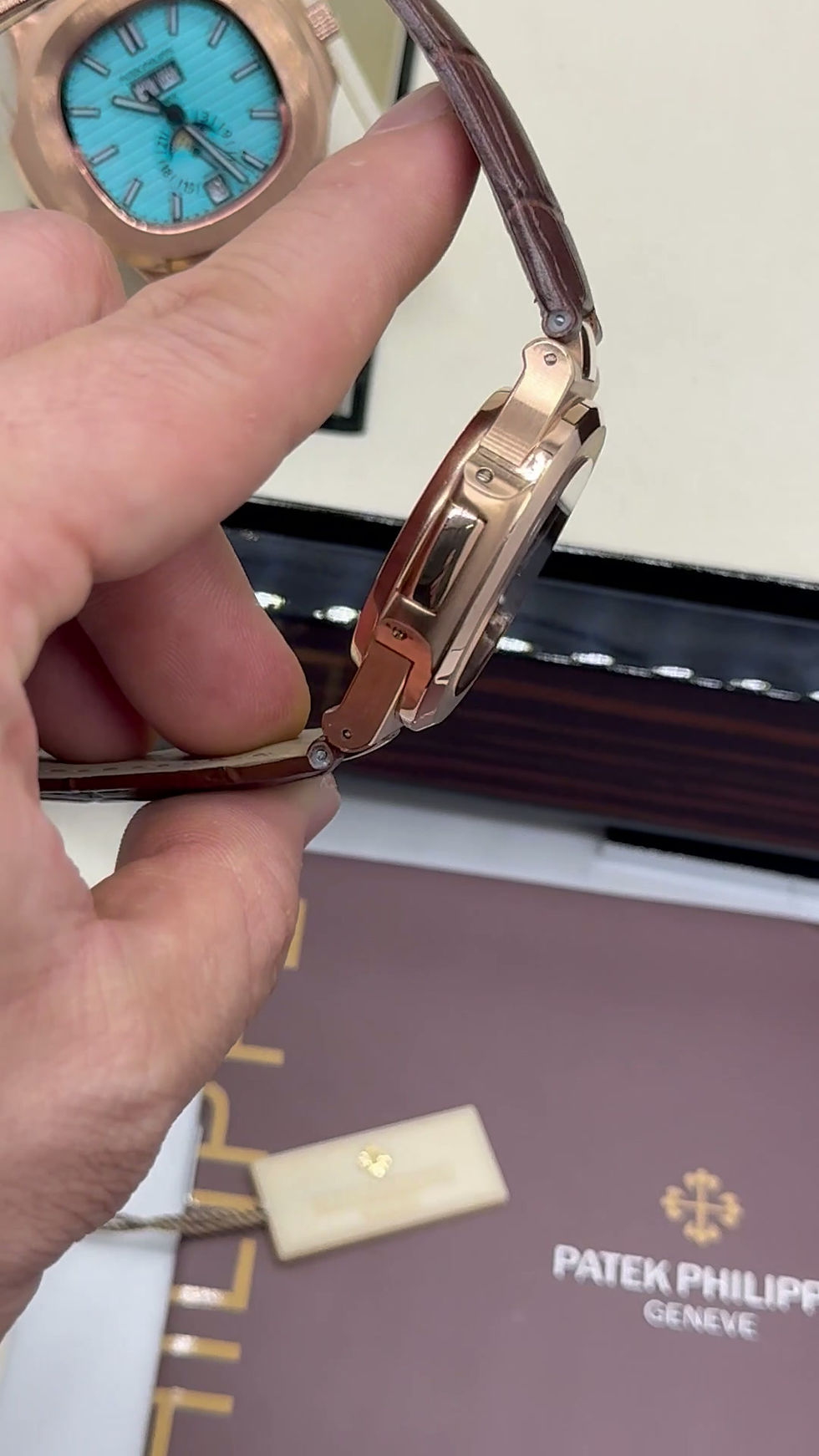 Miniatura: Patek Philippe Nautilus 39mm, Aço/Rose Mostrador Chumbo, Pulseira Couro