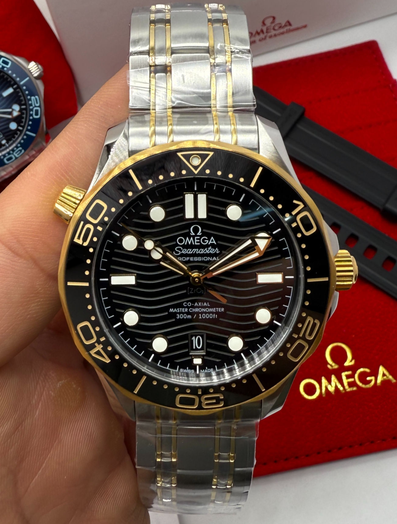 Omega Seamaster Diver 300M 42 mm, Aço/Ouro, Mostrador Preto - CLONE