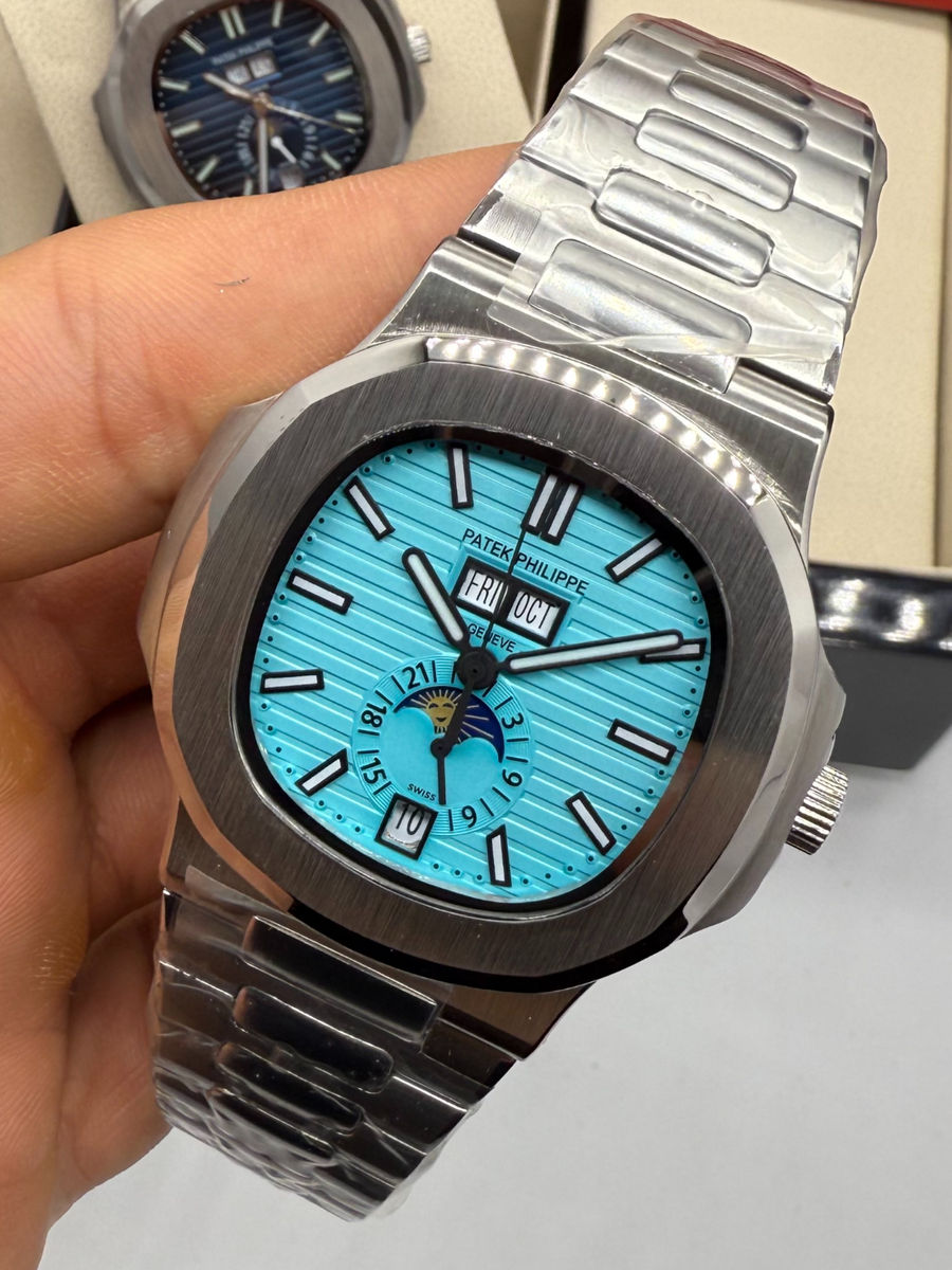 Patek Philippe Nautilus 39mm, Mostrador Tiffany, Pulseira Aço