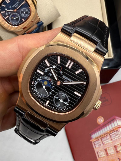 Patek Philippe Nautilus Fases da Lua 40mm, Aço/Rose, Mostrador Preto