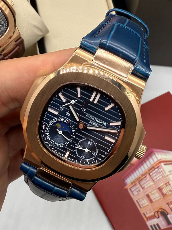 Patek Philippe Nautilus Fases da Lua 40mm, Aço/Rose, Mostrador Azul
