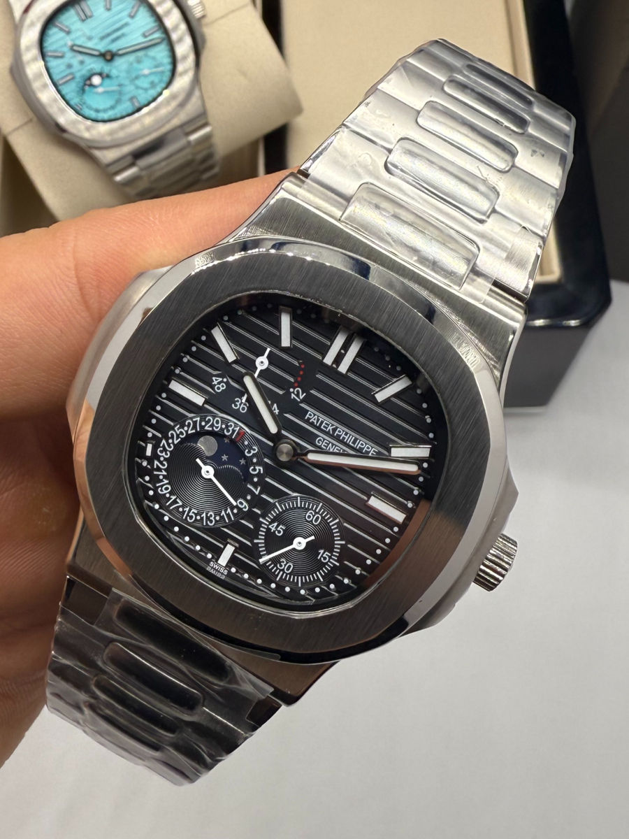 Patek Philippe Nautilus Fases da Lua 40mm, Aço, Mostrador Cinza