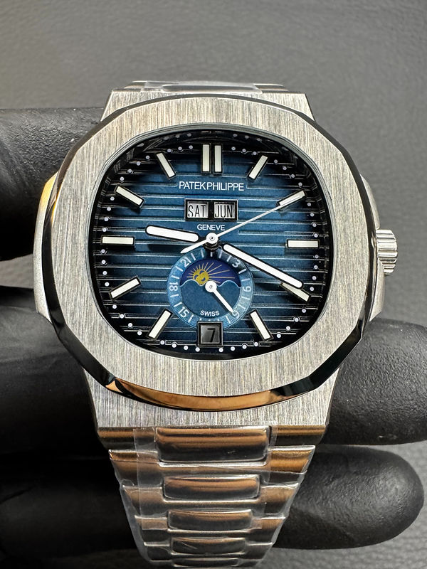 Patek Philippe Nautilus 39mm, Mostrador Azul, Pulseira Aço