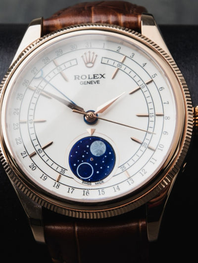 Rolex Cellini Moonphase Rosé 39mm Mostrador Branco Luneta Canelada