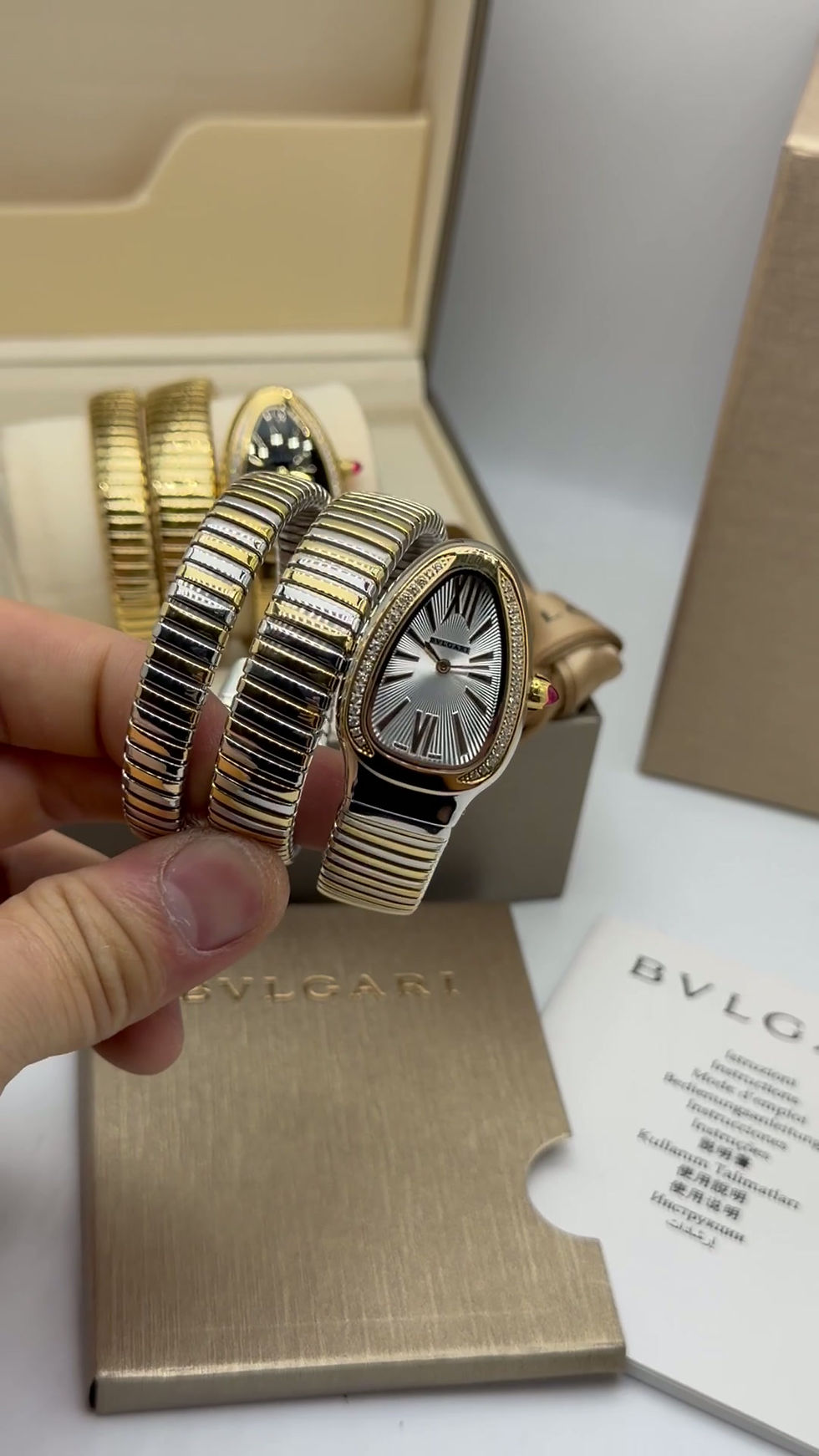 Miniatura: Bvlgari Serpenti Tubogas 02 Volta 35mm Aço/Dourado Mostrador Prata - Cravejado