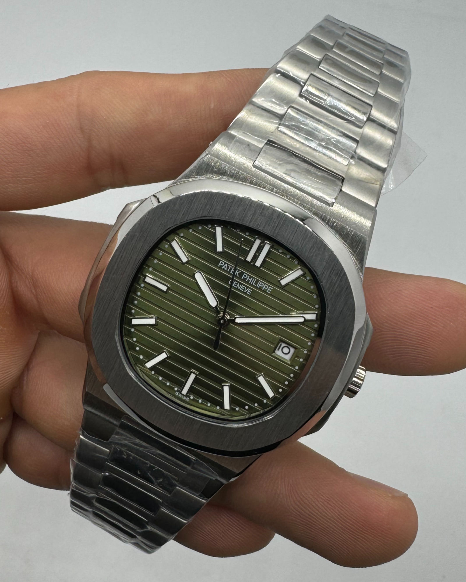 Patek Philippe Patek Philippe Nautilus 39mm, Mostrador Verde, Pulseira Aço