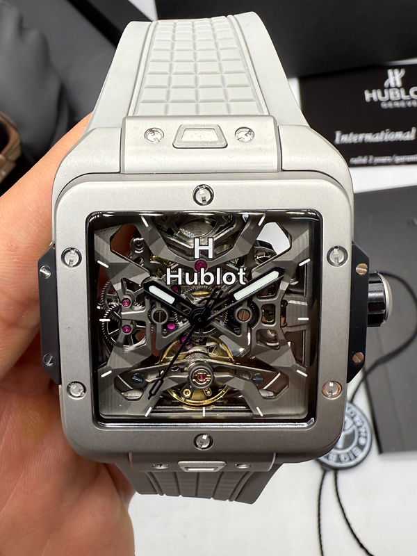 Hublot Square Bang Turbilhão Aço/OxSilver 45mm, Mostrador Cinza Esqueleto
