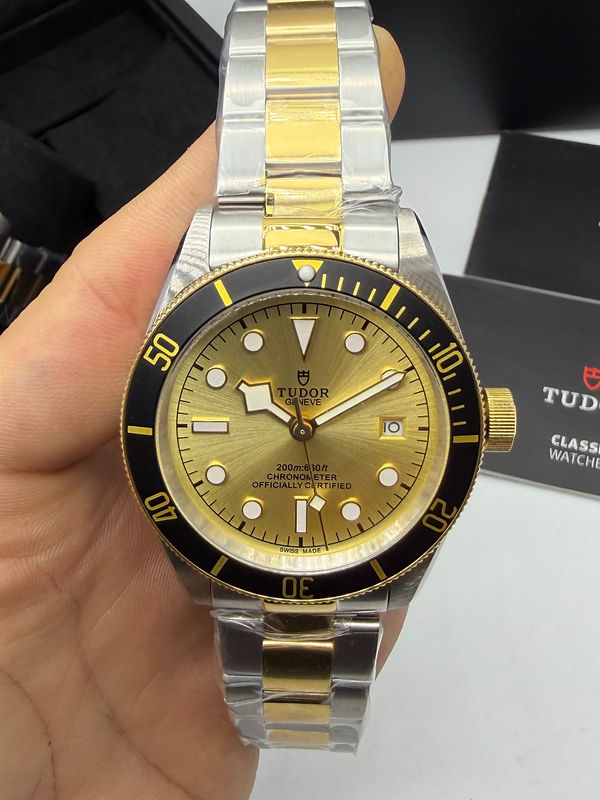Tudor Black Bay 43mm Aço/Dourado - Mostrador Dourado