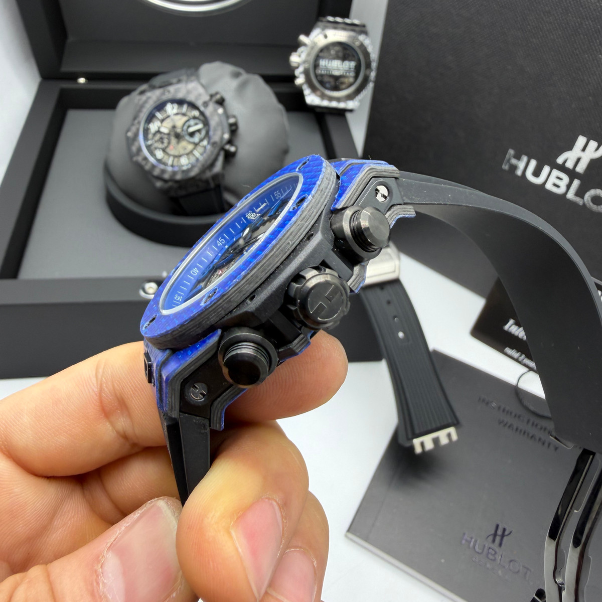 Hublot Big Bang 20th Anniversary King Blue Carbon 43mm